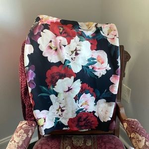 Fashion to figure floral skirt